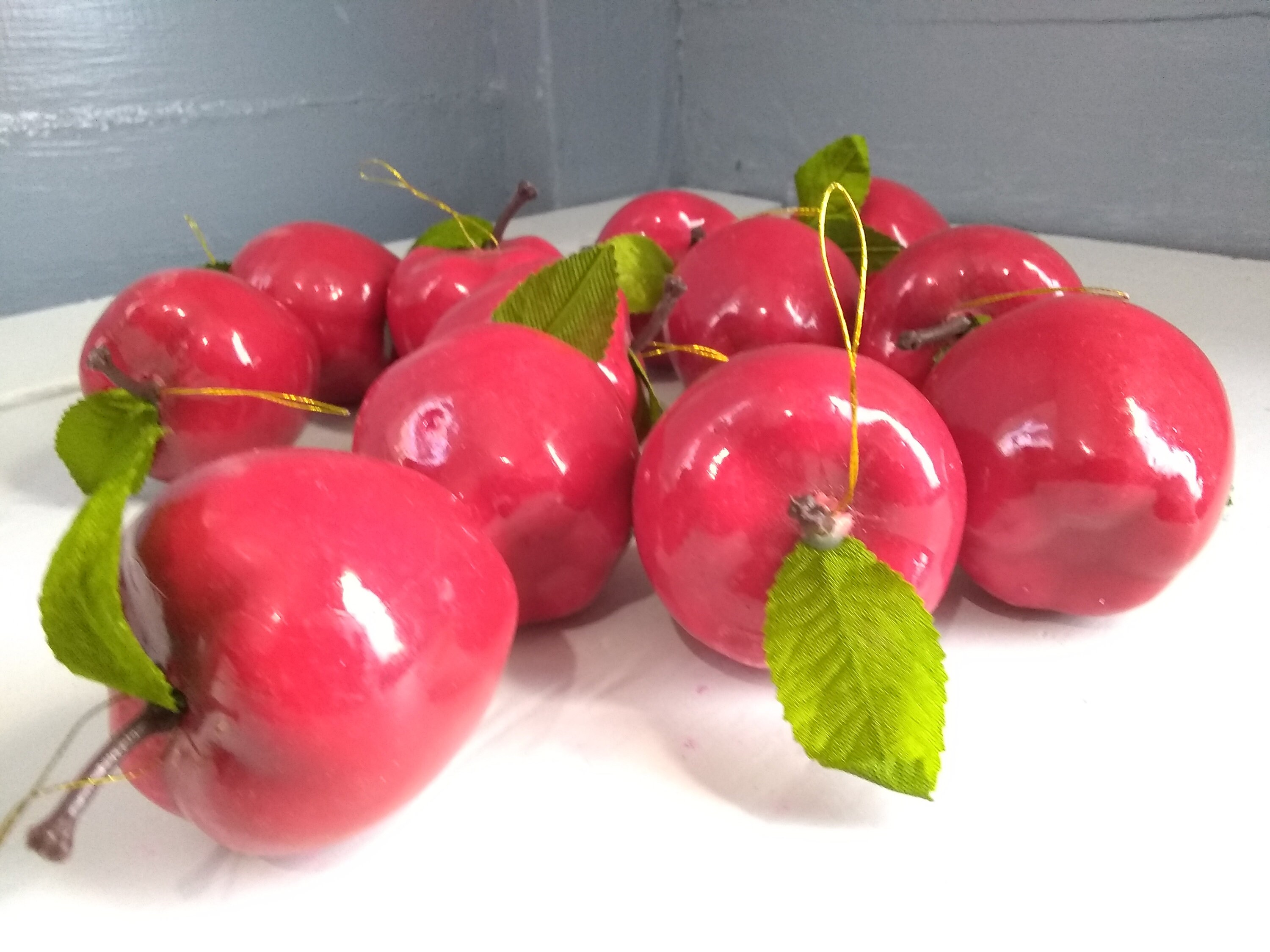 Vintage Red Apple Christmas Tree Ornaments Green Leaves Gold String