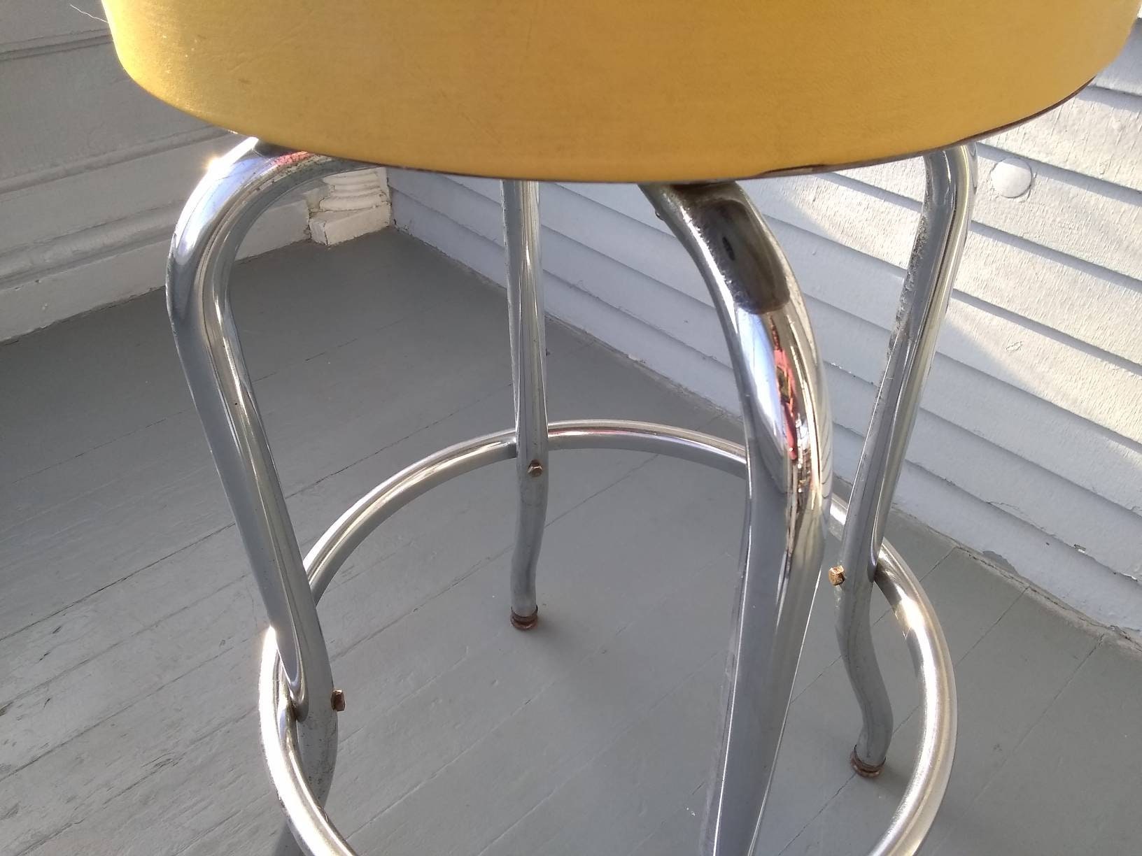 Vintage Metal stool (RB) Vintage Metal stool (RB)