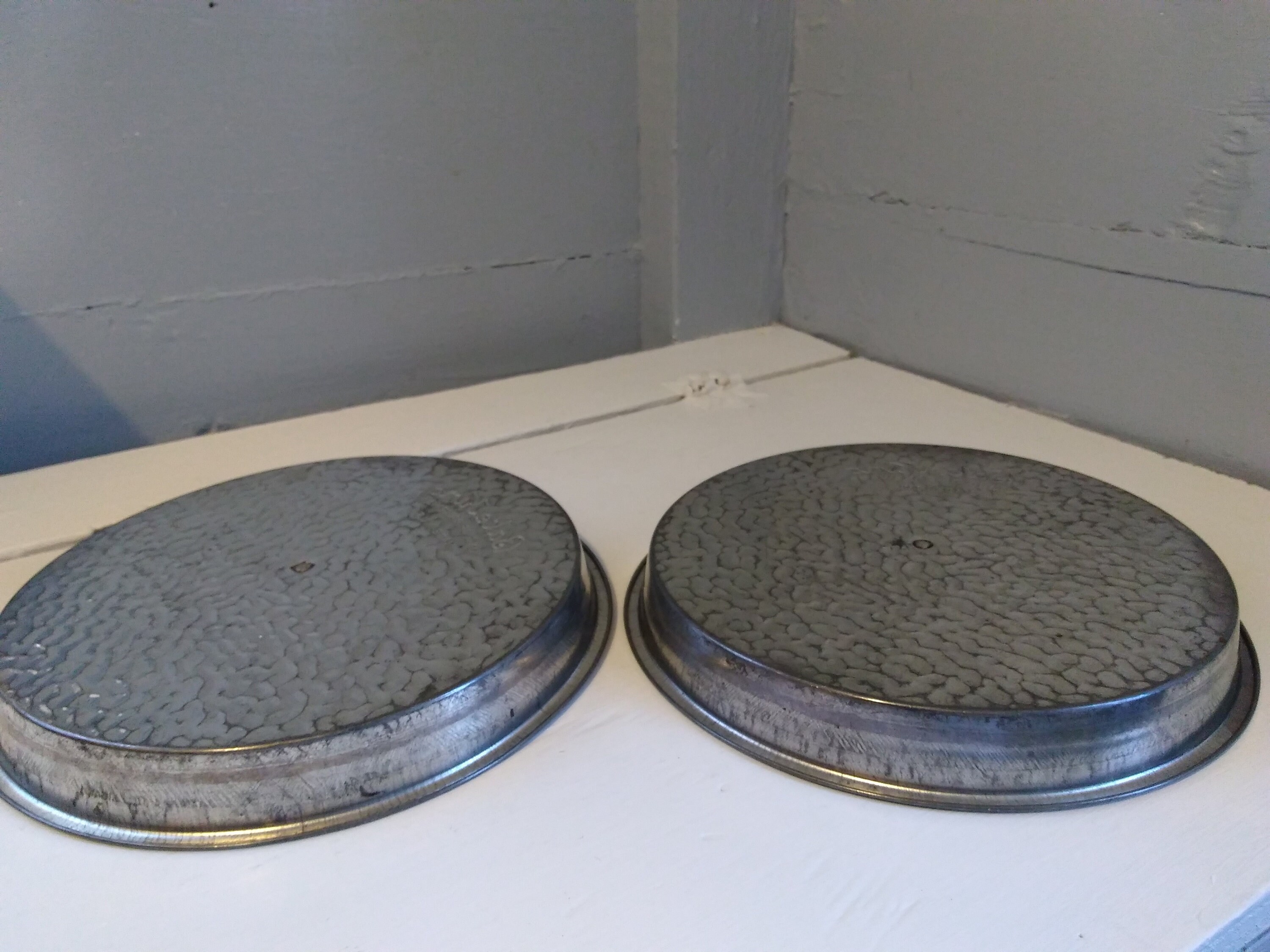 Vintage Bake King Cake Pans Sliders 8 inch Round Textured Baking