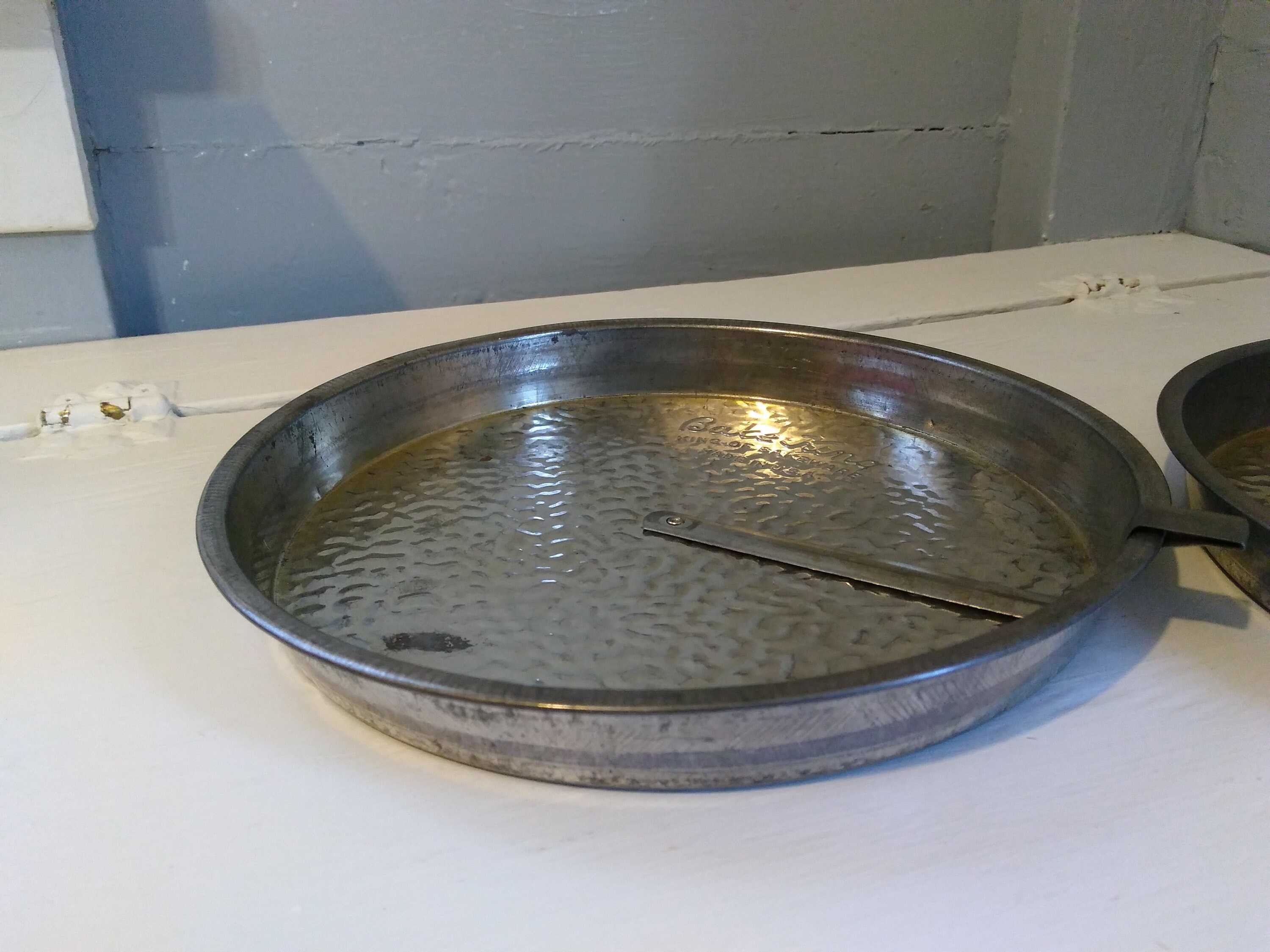 Vintage Bake King Cake Pans Sliders 8 inch Round Textured Baking