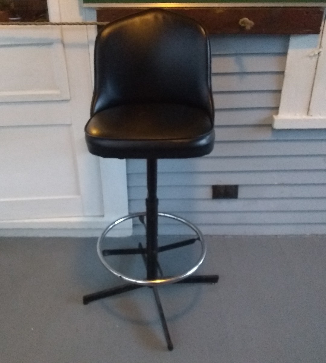 Vintage Adjustable Black Bar Stool Upholstered Vinyl Metal Retro Furniture Home Decor