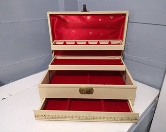 Jewelry Boxes & Mirrors