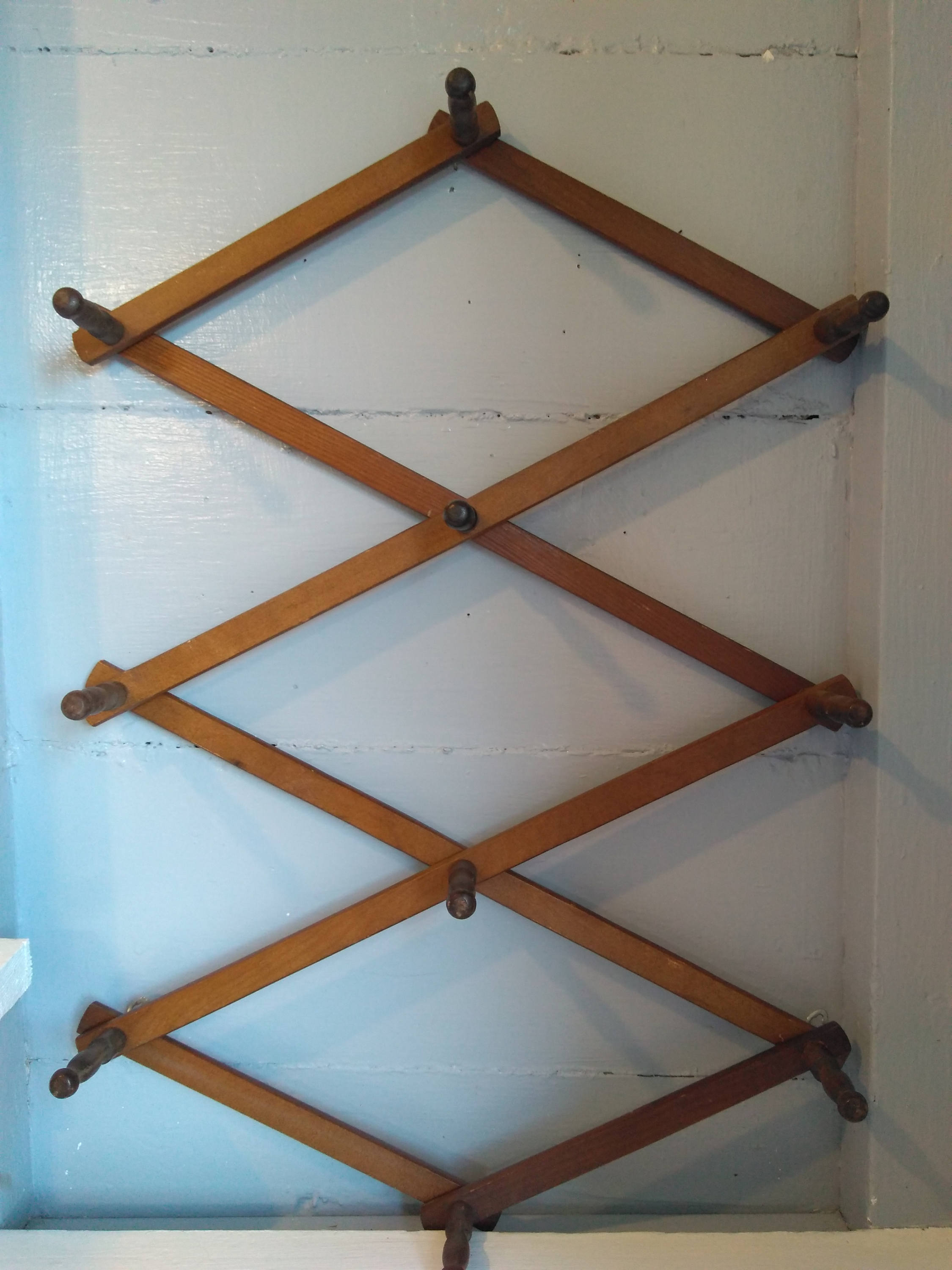 Large, Expandable Hanging Rack, Accordion Style Rack, Peg Rack, Mug