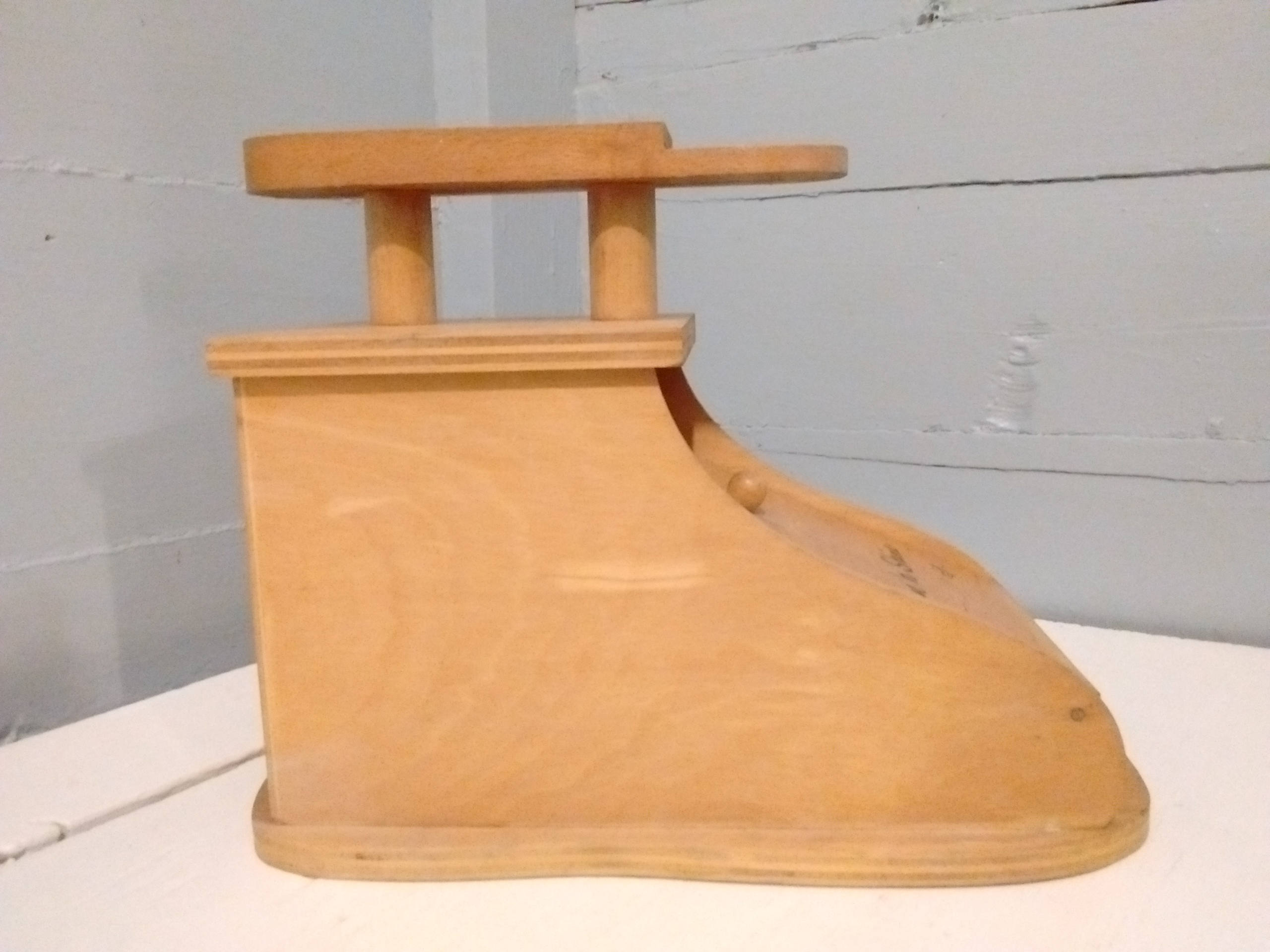 shoe polish storage box