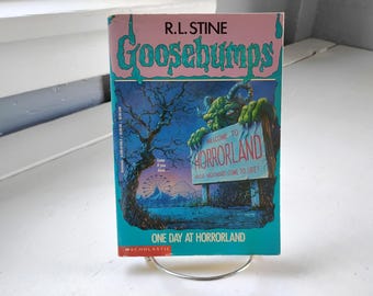 One Day at Horrorland Number 16 R.L. Stine 90s 1st Edition Paperback Book Fiction Horror Vintage Collectable RhymeswithDaughter