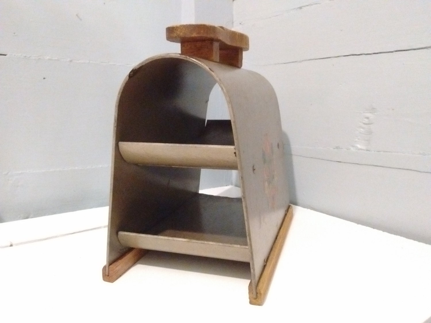 shoe polish storage box
