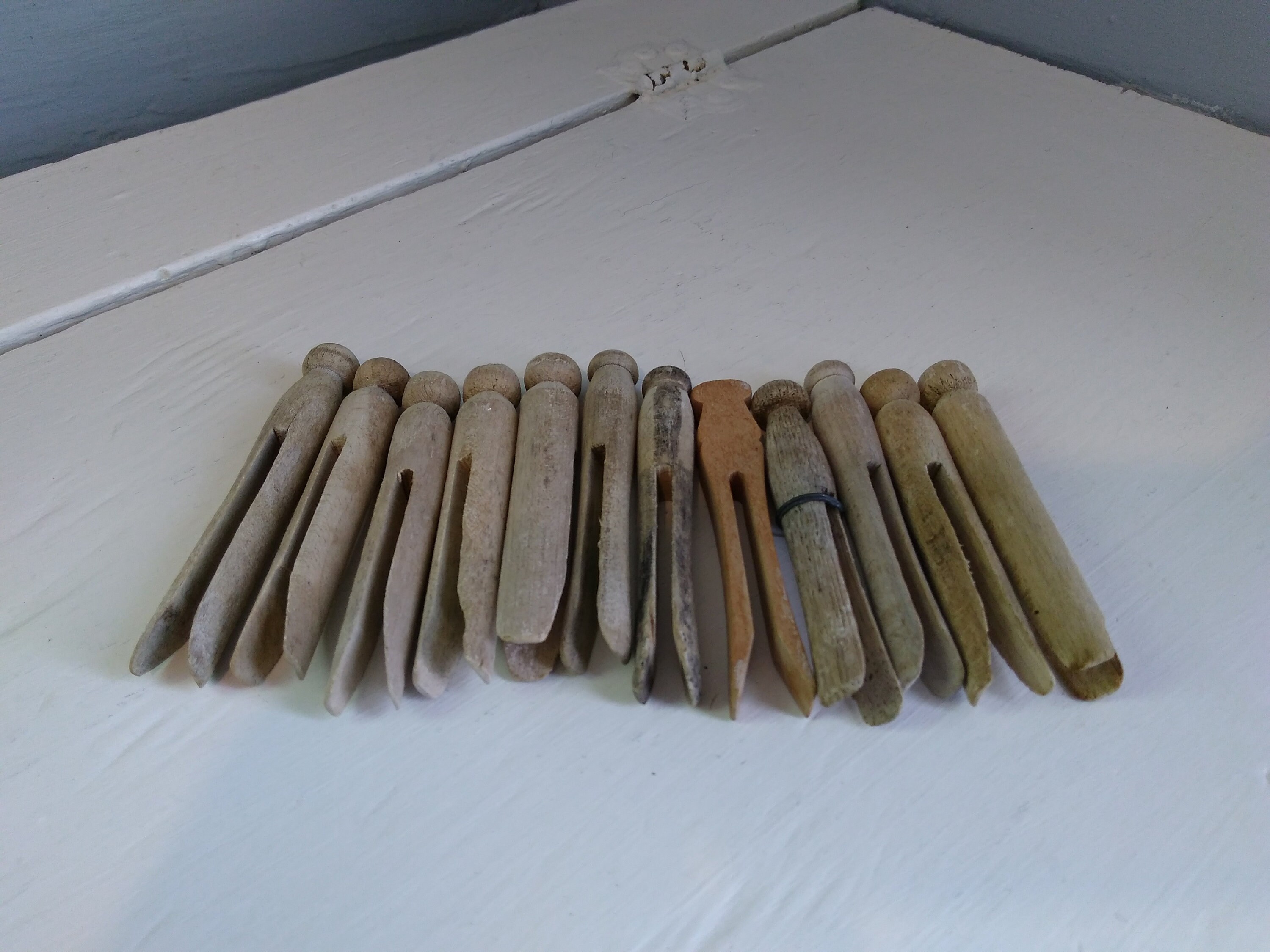 Vintage Clothes Pins Wood Straight Clothes Line Pins Laundry Accessory ...