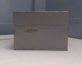 Vintage Metal 4 x 6 Index Card File Box Recipe Box Kitchen Decor Office Mid Century Light Gray Photo Prop RhymeswithDaughter