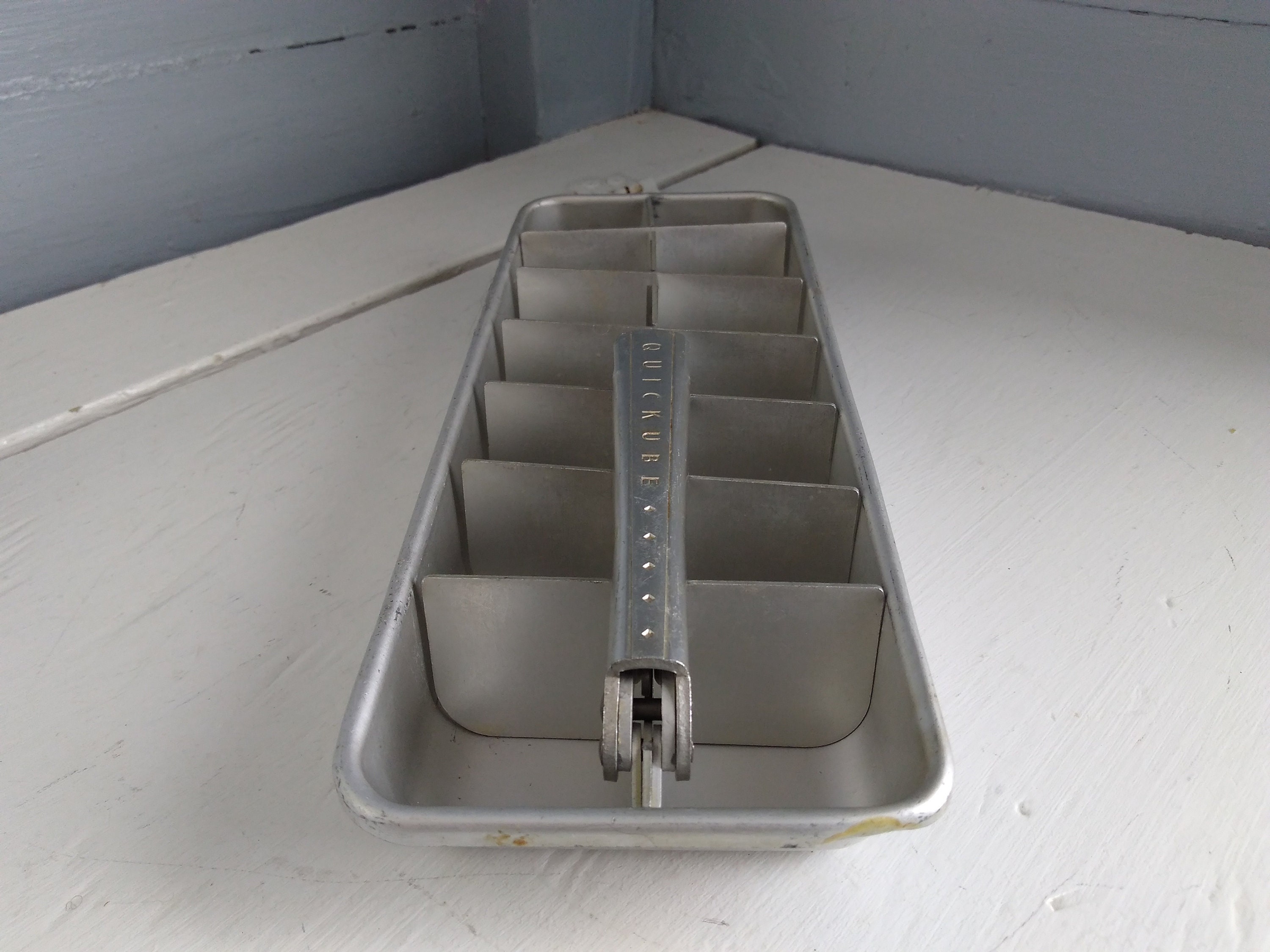 Vintage CHOICE of Aluminum Ice Cube Tray/lever Hotpoint, Lever Release ,  1950s Freezer, Retro Kitchen Decor, Mid Century,mad Men Barware 