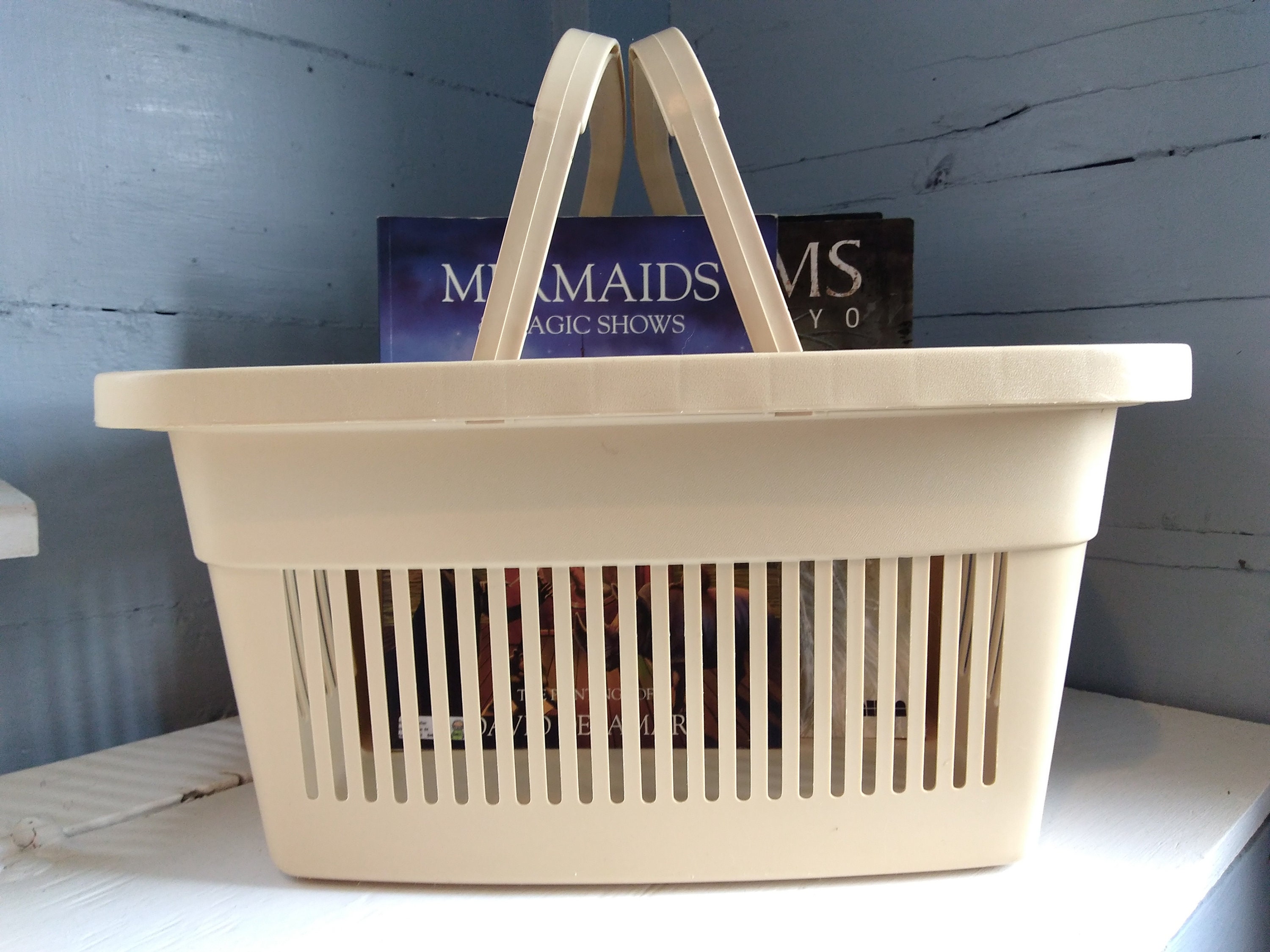 rubbermaid toy storage