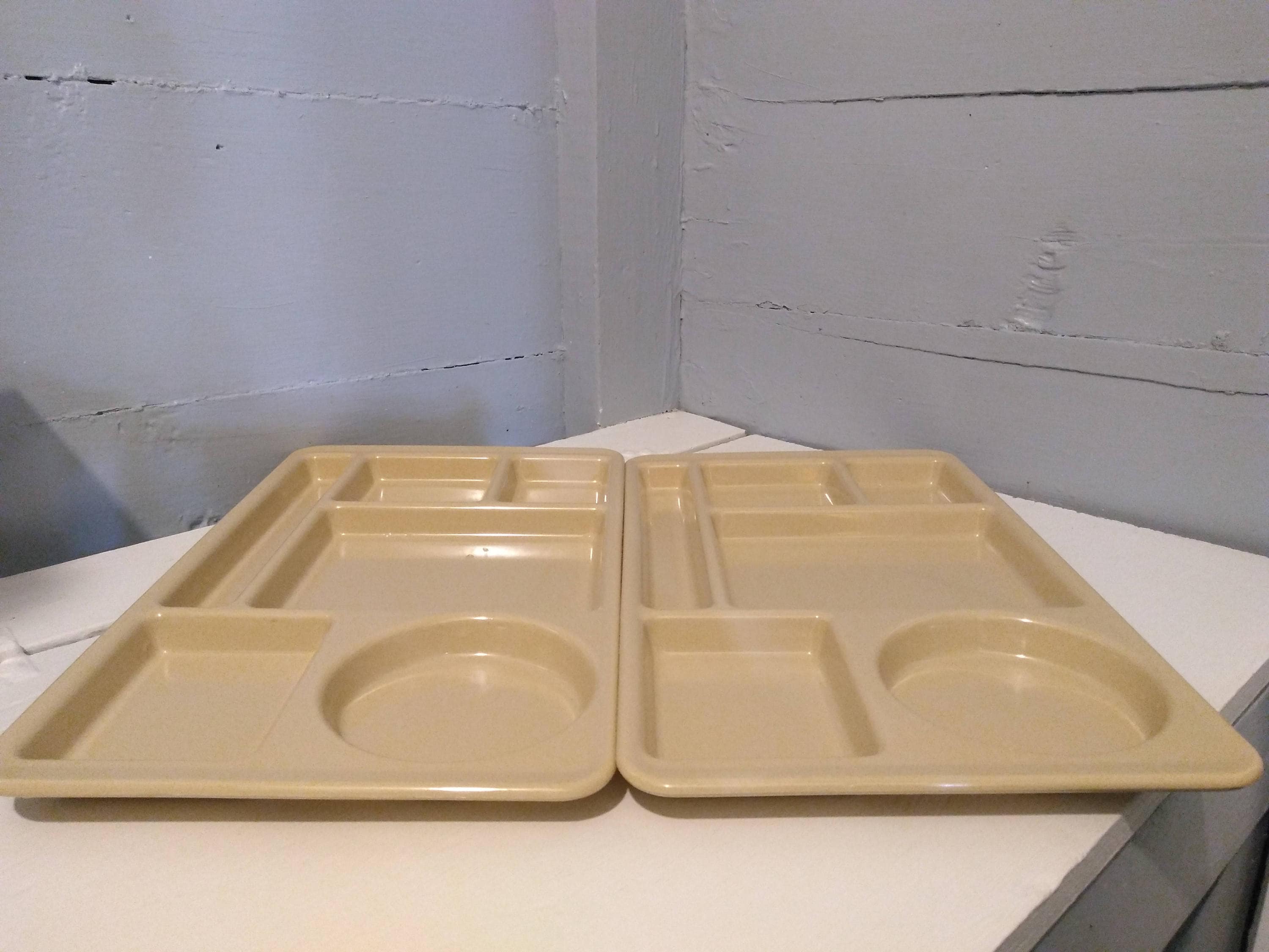 Two '2' VTG Vollrath USA Stackable School Lunch Cafeteria Trays 14x10  Divided
