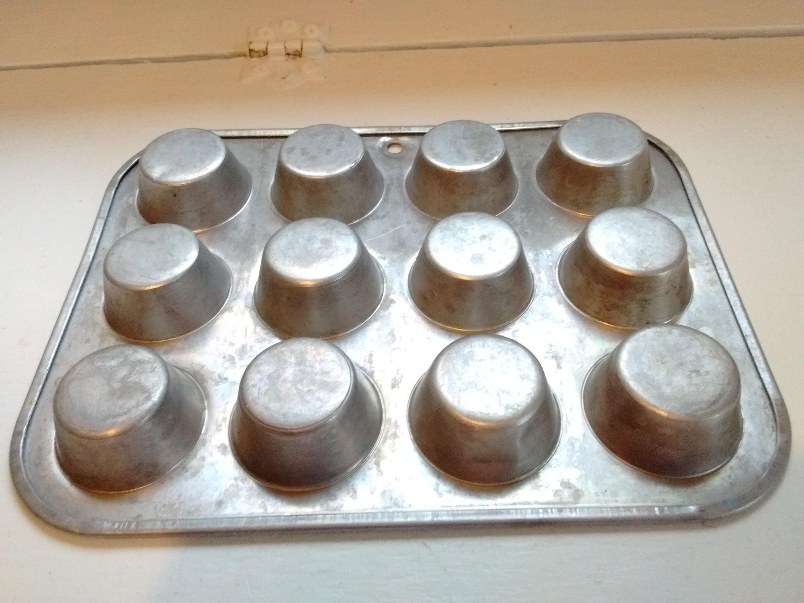 Vintage Mirro Mini Muffin Pan 12 Cup Cupcake Tin Aluminum Baking