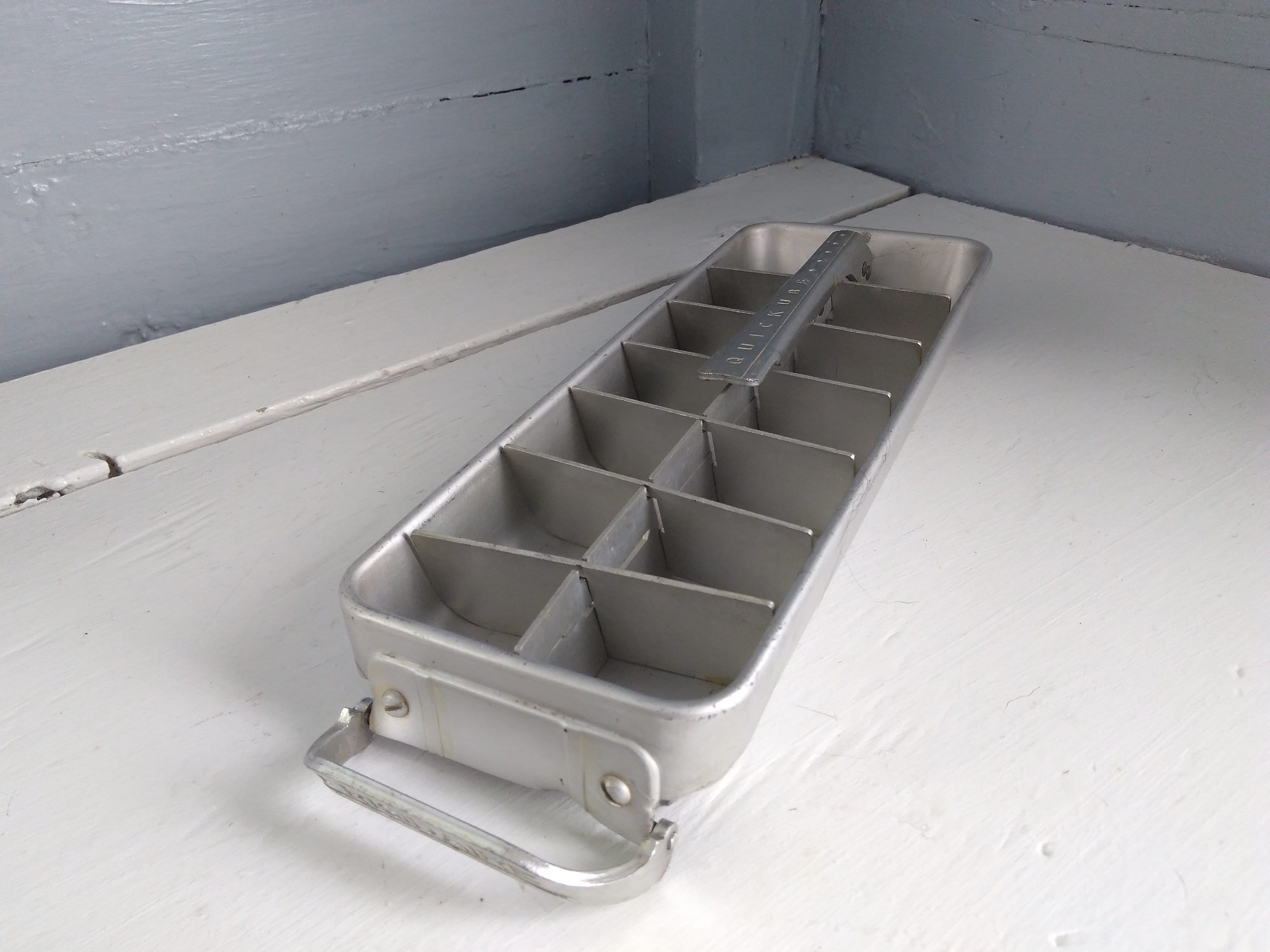 Vintage CHOICE of Aluminum Ice Cube Tray/lever Hotpoint, Lever Release ,  1950s Freezer, Retro Kitchen Decor, Mid Century,mad Men Barware 