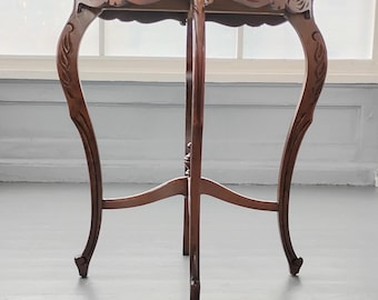 Beautiful Antique Parlor Table Carved Queen Anne Legs End Table, Lamp Table, Plastic Table, RhymeswithDaughter