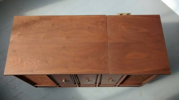 Vintage Retro 1968 Zenith Record Player And Radio Console Etsy