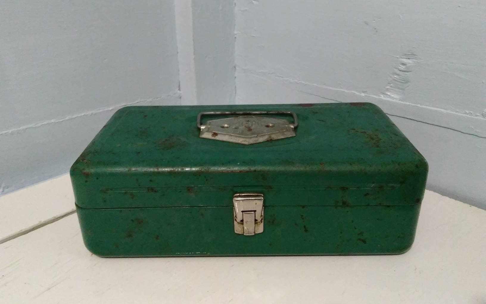 Vintage 60s Green Victor Metal Tackle Box Tool Box Craft Box with Tray  Shabby Chic Metal Box Gift for Him Photo Prop RhymeswithDaughter