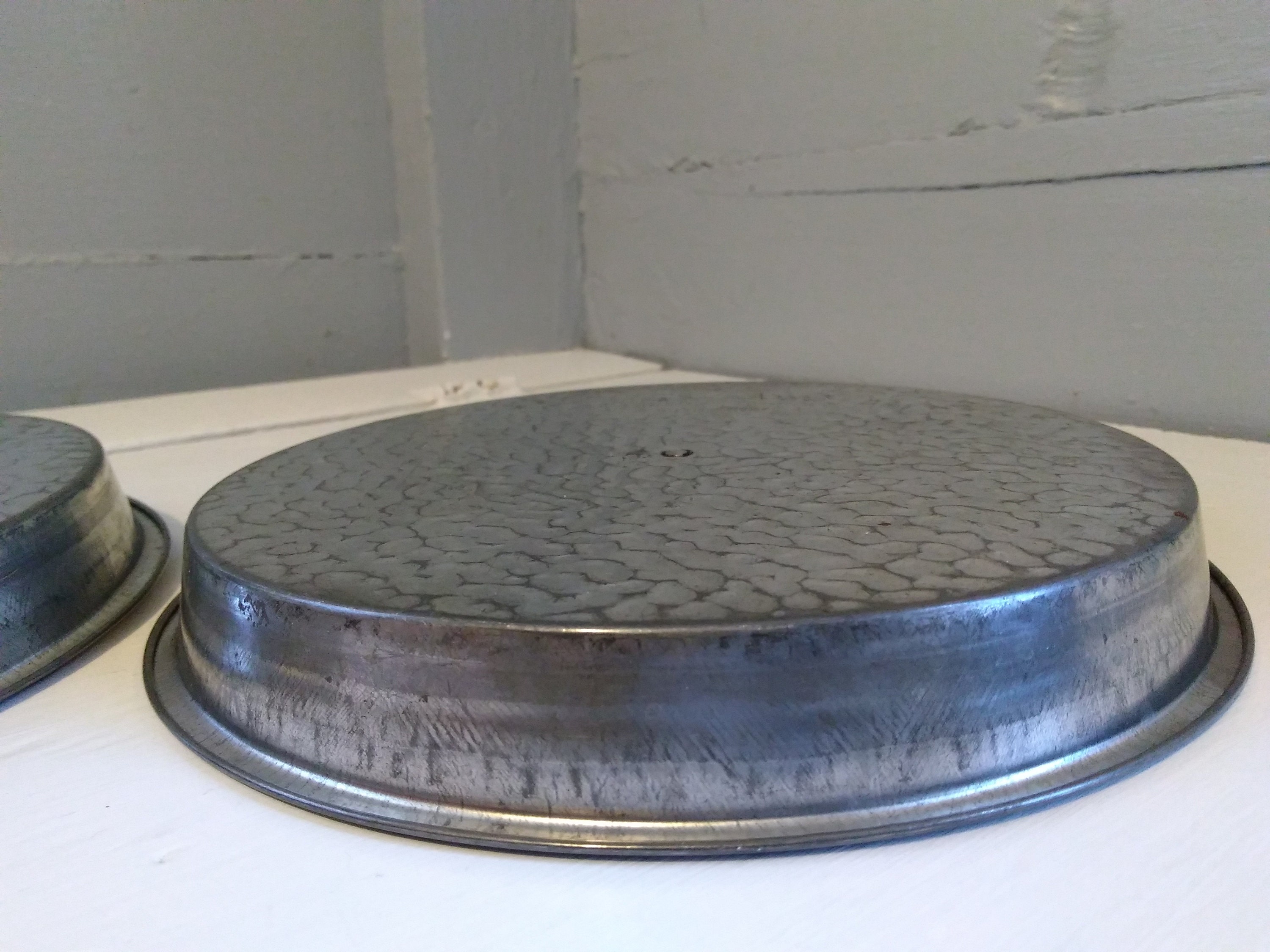 Vintage Bake King Cake Pans Sliders 8 inch Round Textured Baking