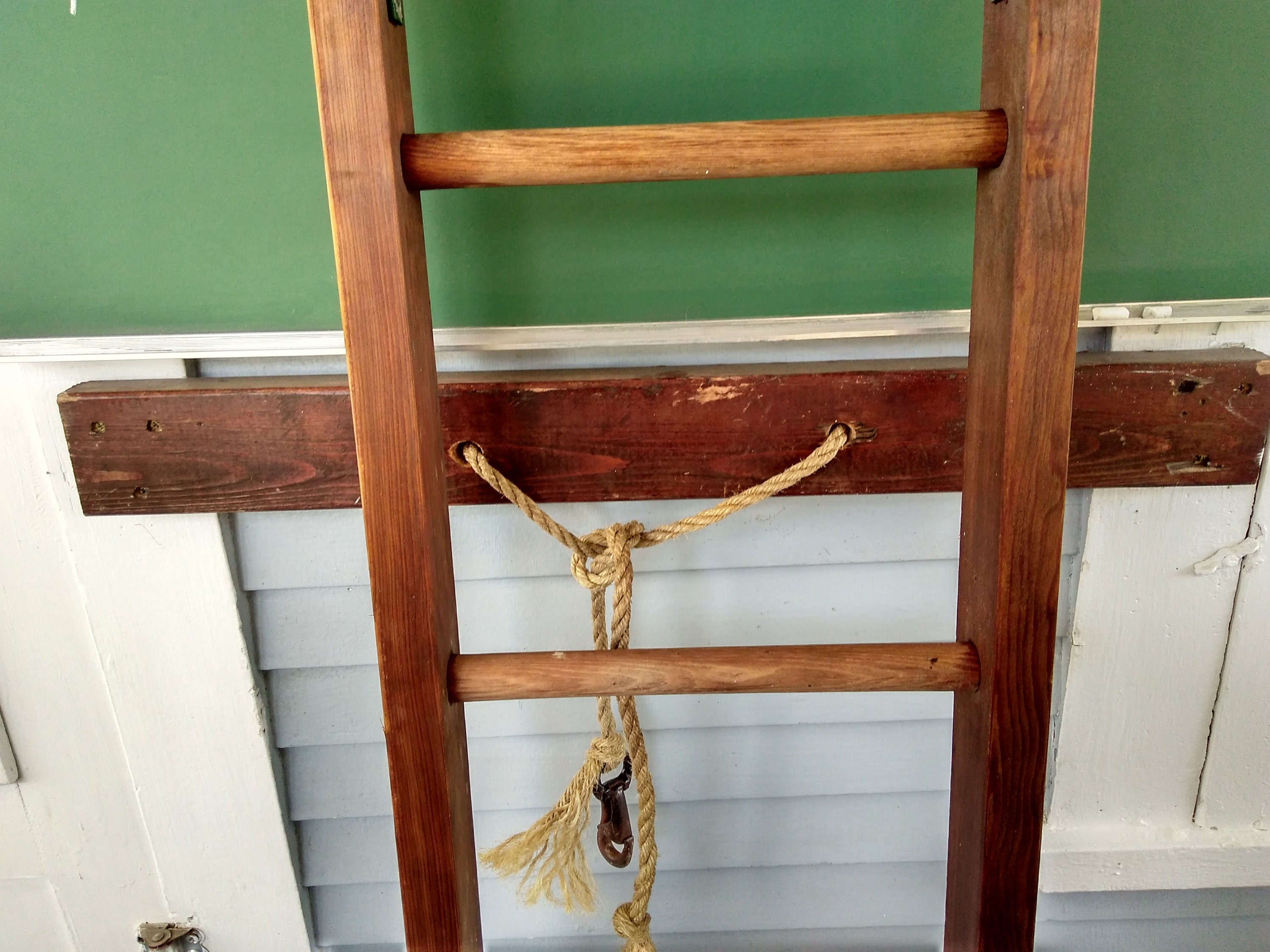 Old Wood Ladder Tall Narrow Rustic Quilt Rack Blanket Display Country