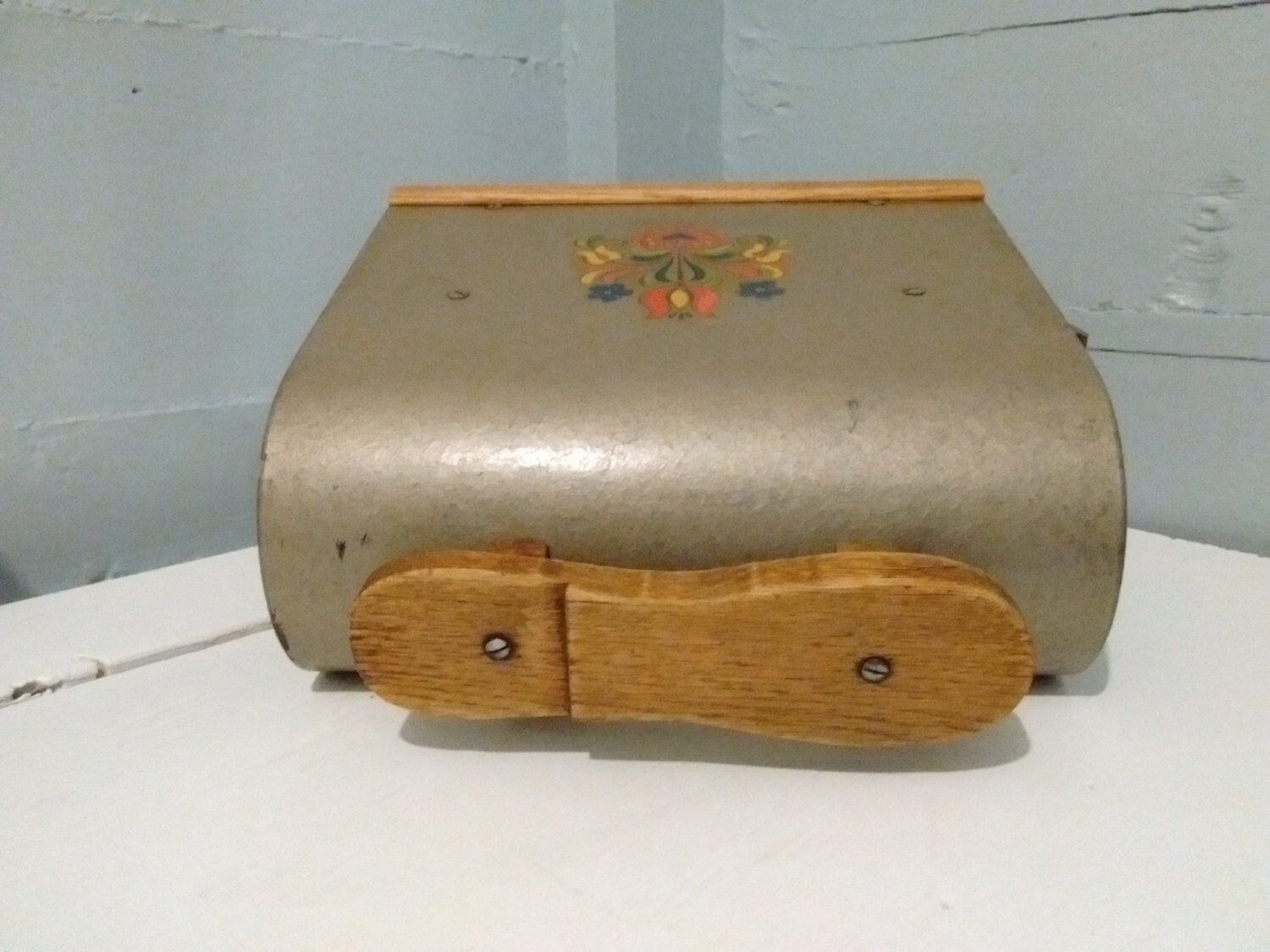 shoe polish storage box
