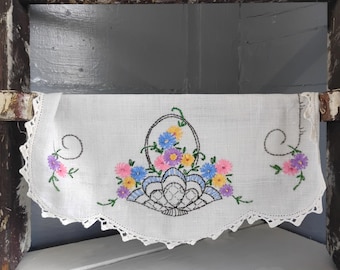Vintage White Cotton Doily: Floral Basket Needlepoint, Crochet Lace Edge – Farmhouse Decor, RhymeswithDaughter