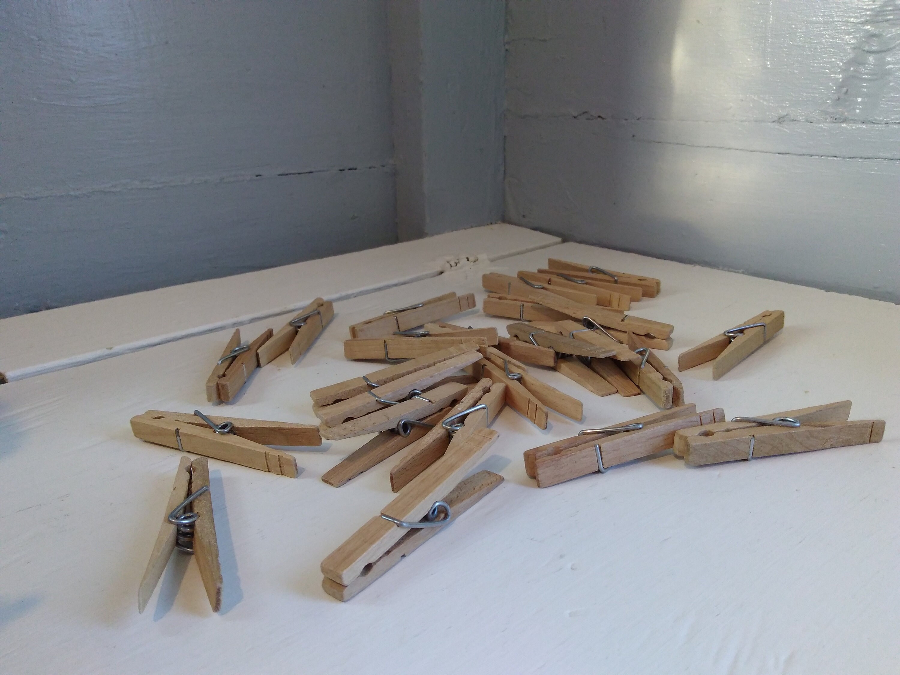 Vintage Clothes Pins Wood Metal Spring Clothes Line Pins Lot of 25