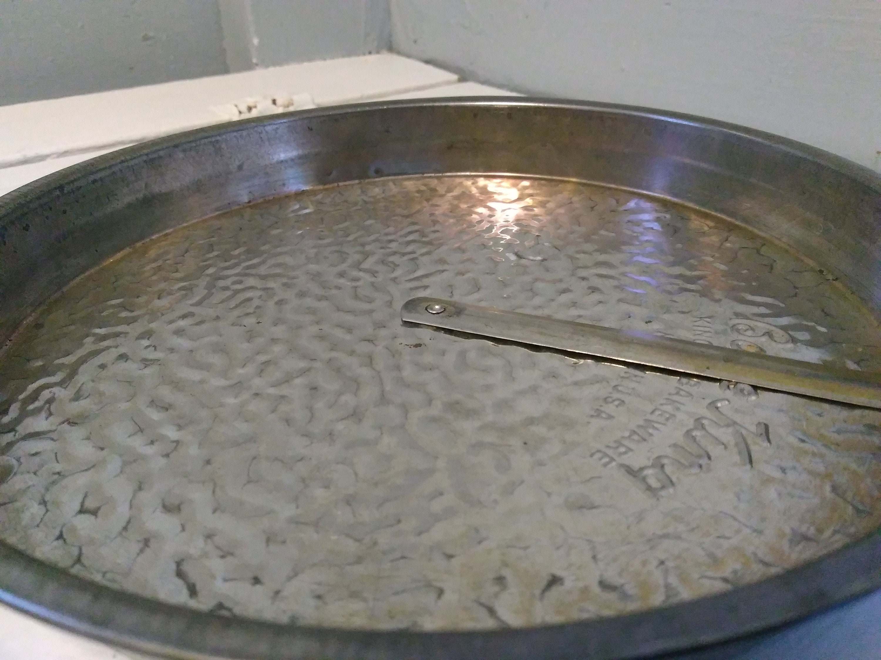 Vintage Bake King Cake Pans Sliders 8 inch Round Textured Baking