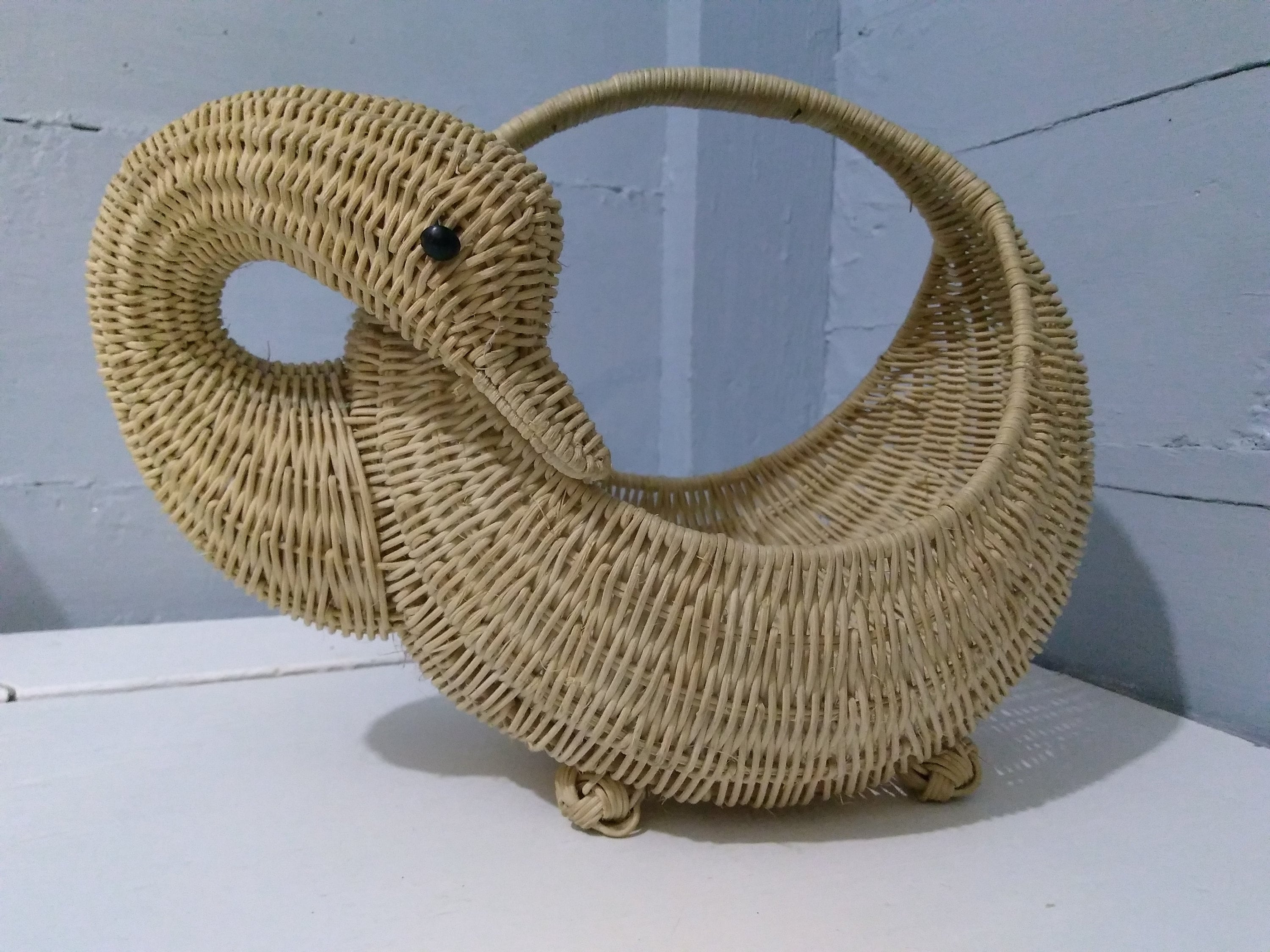 Gorgeous Vintage Wicker Goose Basket Animal Basket Display Basket Wedding Basket Table Decor Farmhouse Kitchen Decor RhymeswithDaughter