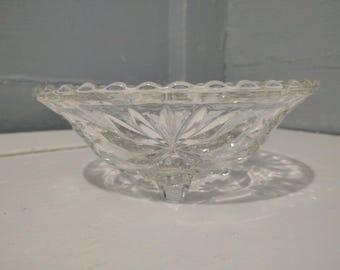 Vintage Decorative Round Dish Early American Prescut Glass Anchor Hocking Star/Fan Design Footed Dining room Table Decor RhymeswithDaughter