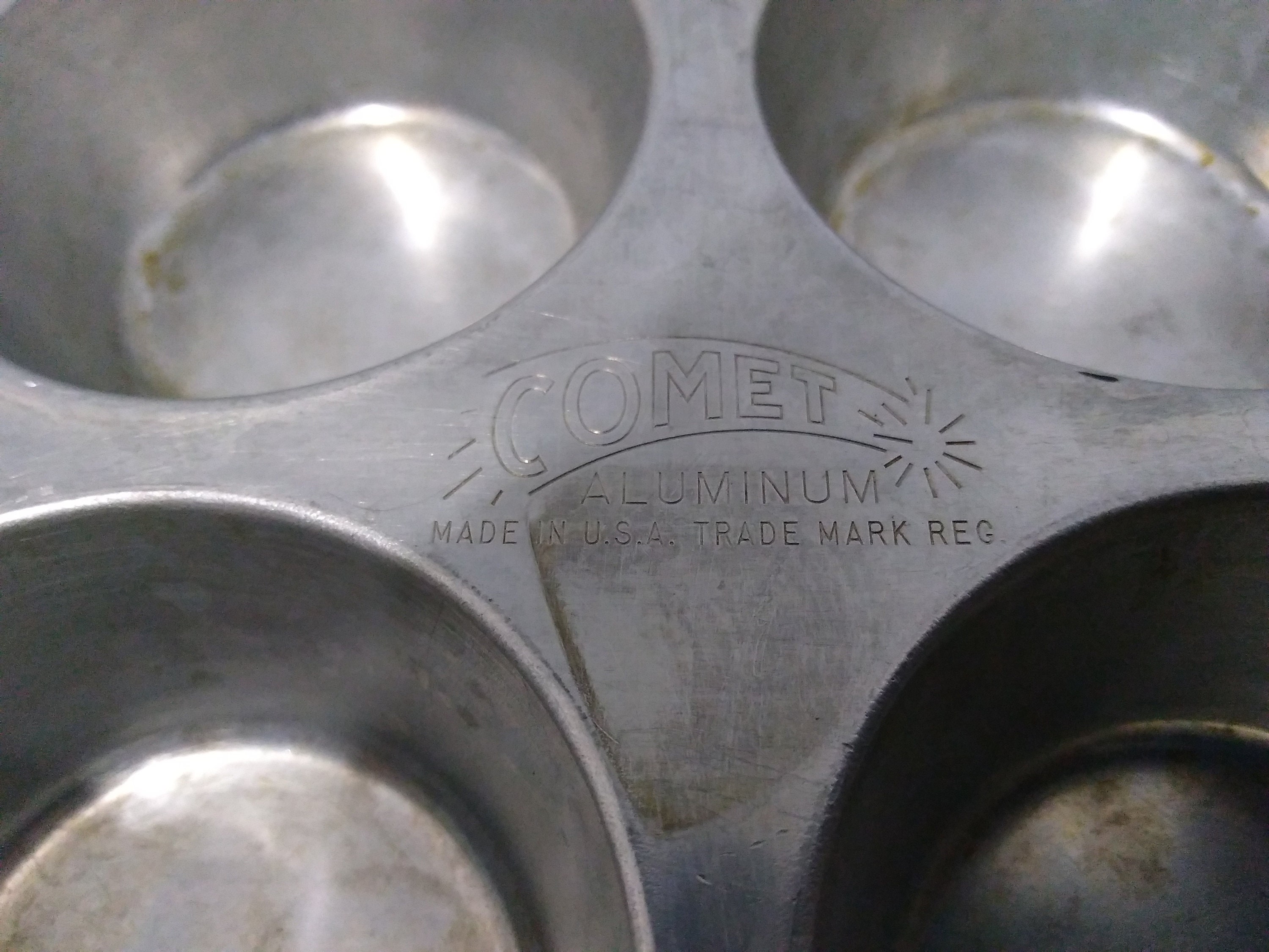 Vintage Comet Muffin Pan Cupcake Tin Aluminum Baking Pan Kitchen Decor