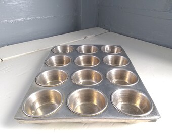 Muffin Pan 12 Cup Cupcake Tin Aluminum Baking Pan Succulent Planter Kitchen Craftroom Vintage Challenge Aluminum Ware RhymeswithDaughter