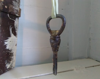 Antique Metal Key Hardware Salvage Home Decor Collectable Photo Prop RhymeswithDaughter