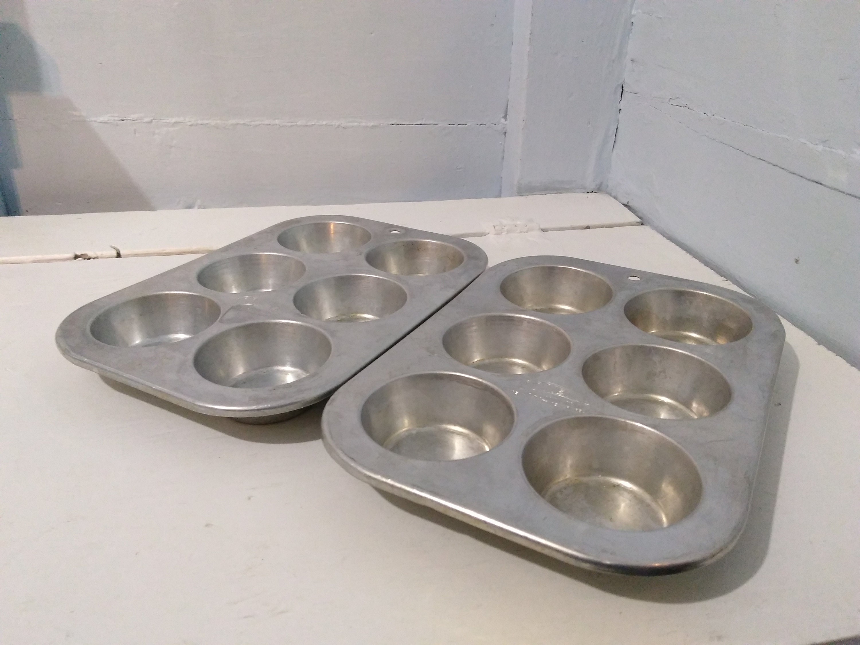 Vintage Comet Muffin Pan Cupcake Tin Aluminum Baking Pan Kitchen Decor