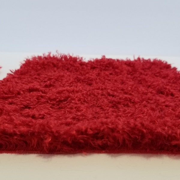 Tapis rouge, tapis pour poupée à l'échelle 1:6, tapis à poils longs, accessoire de maison de poupée, tapis pour poupée Playscale, tapis miniature pour poupée mode