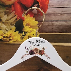 Personalized Wedding Dress Hangers for Bride, Bridesmaids and Flower Girl - Gift for Bride, Bridesmaids or Flower Girl, Wedding Shower Gift