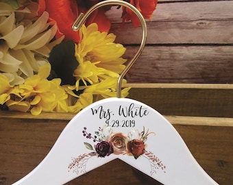 Personalized Wedding Dress Hangers for Bride, Bridesmaids and Flower Girl - Gift for Bride, Bridesmaids or Flower Girl, Wedding Shower Gift