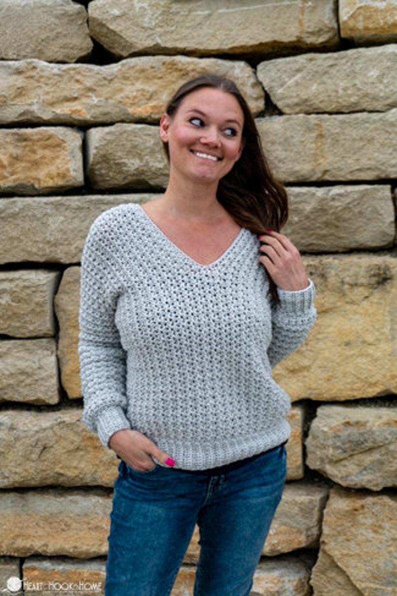 Basic V-Neck Sweater CROCHET PATTERN image 3