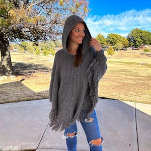 Lori Poncho *** CROCHET PATTERN *** / Printable PDF / Crochet Poncho / Hooded Poncho Crochet Pattern / Chic Crochet Poncho Pattern