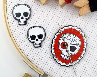 Skull Fishbowl Enamel Needle Minder ~* Spooky Magnet