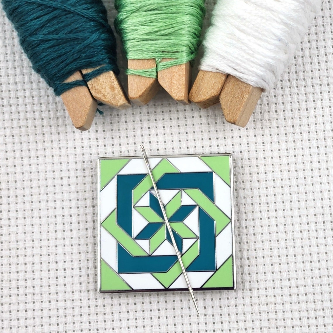 Juniper Labyrinth Star Quilt Block Needle Minder Hard Enamel Etsy