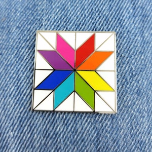 Emaille pin regenboog pinwheel ster quiltblok | Harde emaille pin