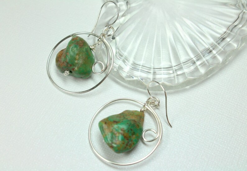 trueBrowns Silver Tone Turquise Stone Earrings