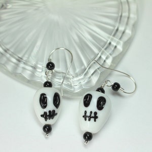 Halloween Skull Earrings, Murano Glass, Spooky Drop Earrings, Halloween Jewelry, Murano Glass Beads, Skull Dangle Earrings, Fall Jewelry