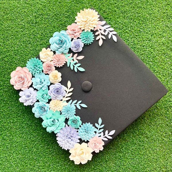 24 flores de papel enrolladas, de aproximadamente 2,5 a 5 cm de ancho.
