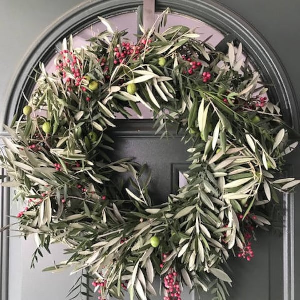 Olive & Pepperberry Wreath - 20 inch