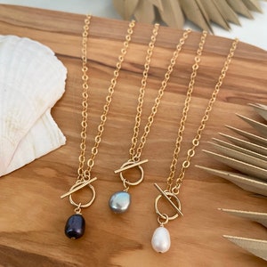 New! // Freshwater Pearl Toggle Necklace