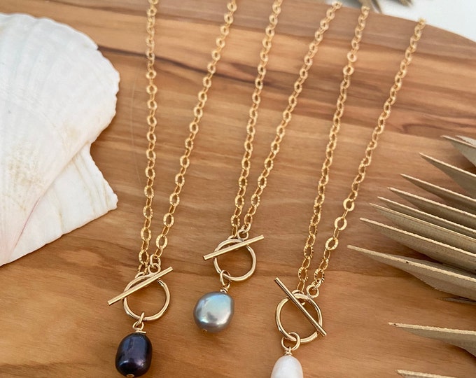 New! // Freshwater Pearl Toggle Necklace