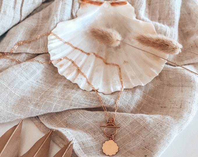 New! // 14kt Gold Filled Mini Scalloped Disc Necklace