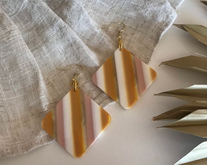 New! // Neutral Diamond Stripe Acrylic Earrings