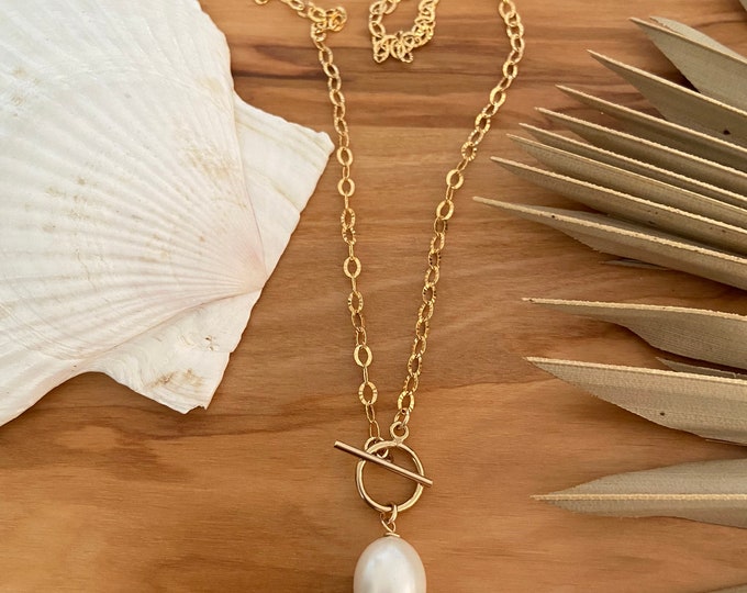 New! // Jumbo Freshwater Pearl Toggle Necklace