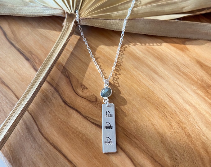 New! // Shark Fin Vertical Bar Necklace